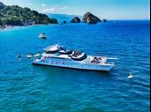 luxury boat tour business
